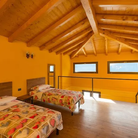 Farm stay Tra E Montagna La Morena *